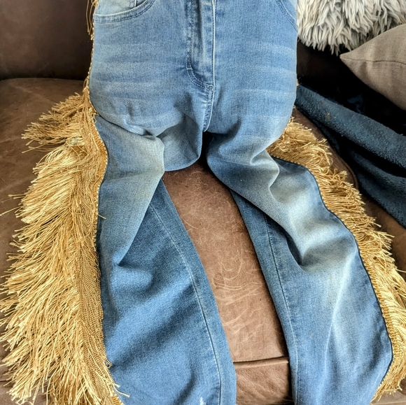 COWGIRL JEANS WITH TAN FRINGES IN A SIZE 6 - Picture 7 of 9